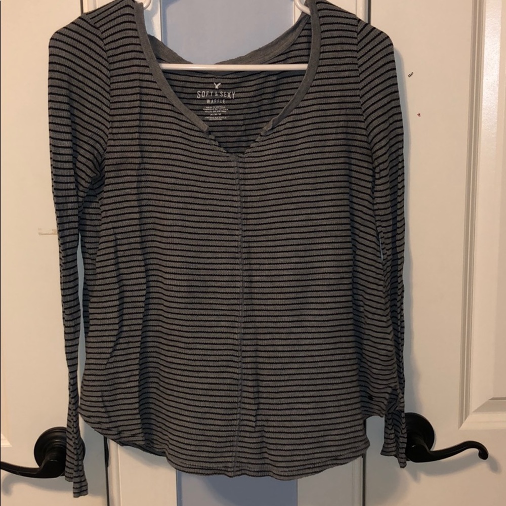 American Eagle Long-Sleeved Tee